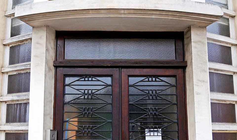 L’entrée de l’atelier de la ganterie Agnelle à Saint-Junien