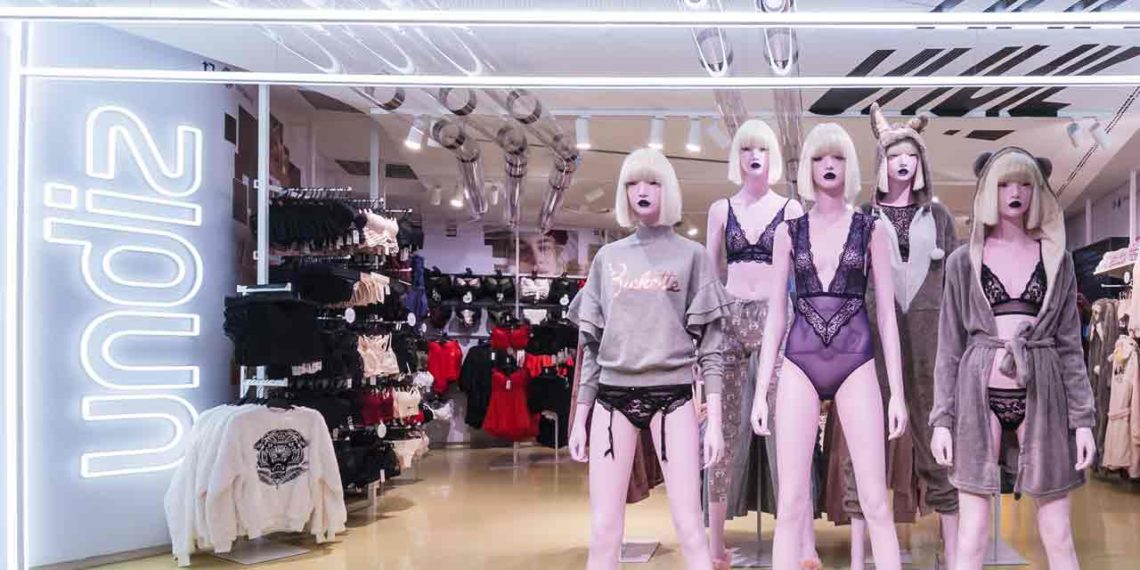 Undiz machine du pop-up store Etam + Undiz des Champs Élysées à Paris