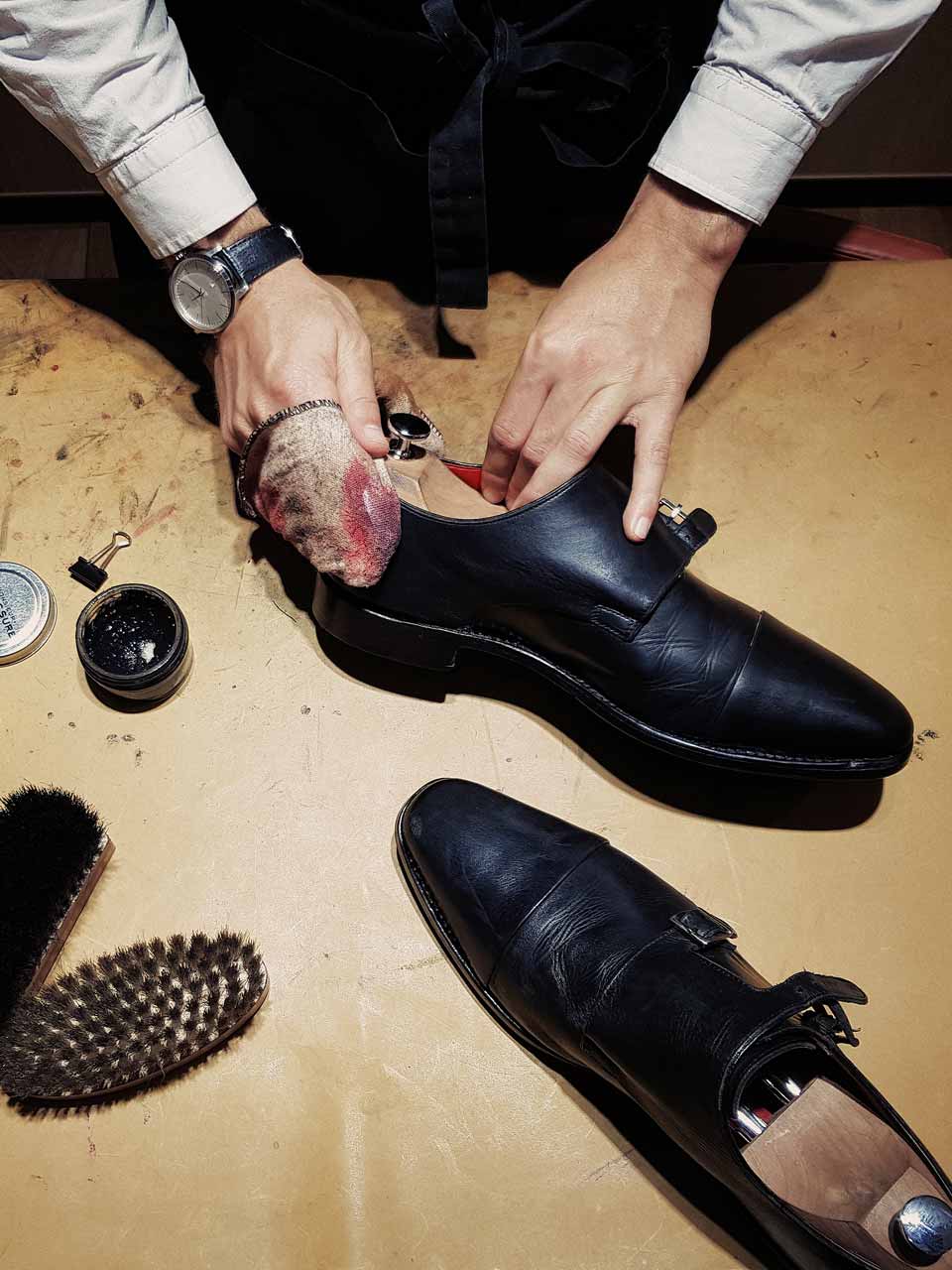 Cordonnier, reparation chaussures bottes maroquinerie cuir