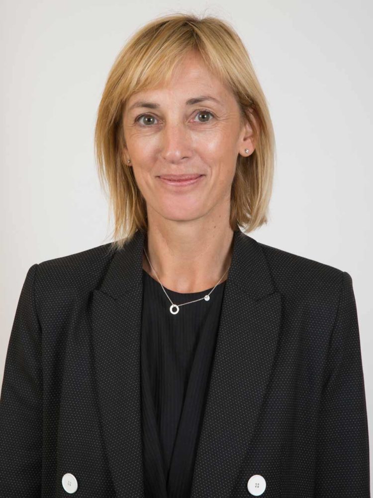 Nouvelle présidente de la Fédération des Détaillants en Chaussures de France, Sandrine Lacotte Garcin, détaillante de boutiques à l’enseigne Mephisto succède à Philippe Daquai.