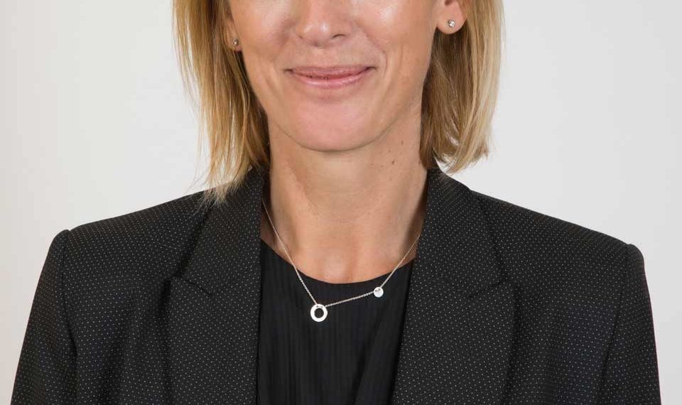 Nouvelle présidente de la Fédération des Détaillants en Chaussures de France, Sandrine Lacotte Garcin, détaillante de boutiques à l’enseigne Mephisto succède à Philippe Daquai.