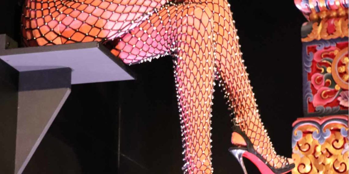 Louboutin théâtre bhoutanais
