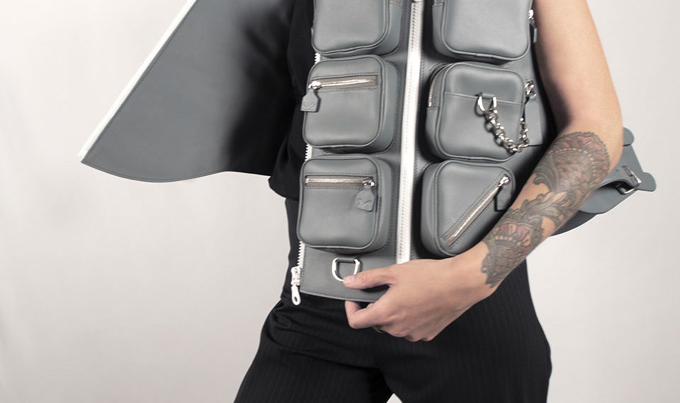 Manon Marcelot gilet cuir cotte multipoches