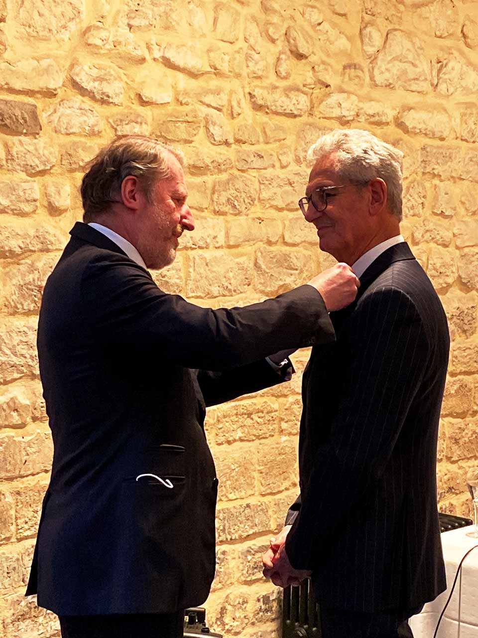 Guillaume de Seynes Frank Boehly remise Médaille Ordre Mérite