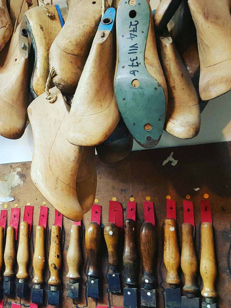 Atelier Maurice Arnoult outils fabrication chaussures