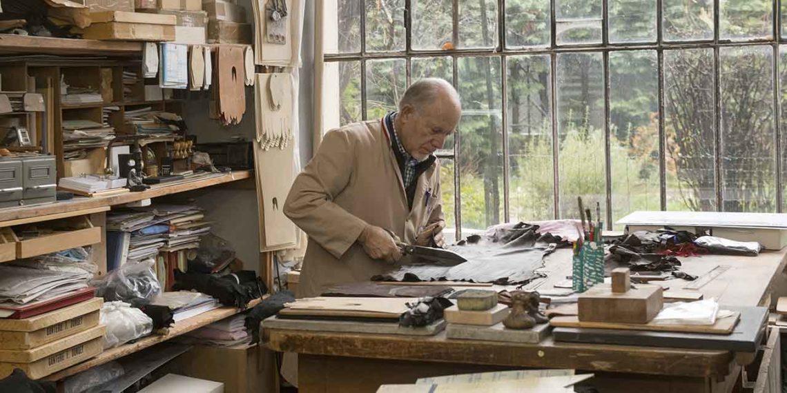 Jean Strazzeri maître gantier atelier gant