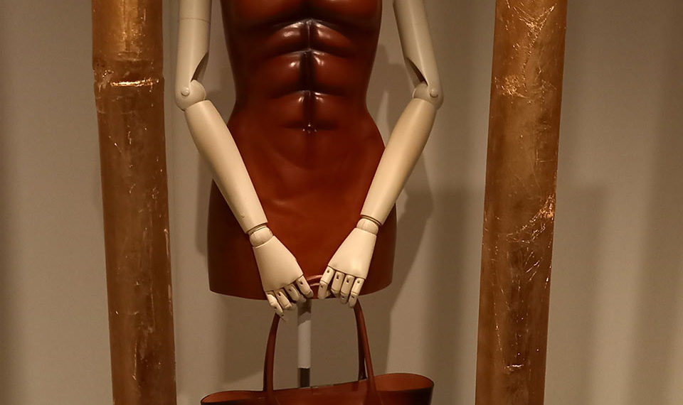 Mannequin Corps Musclé cuir vachette moulé peint main Haute Couture Schiaparelli 2021 2022