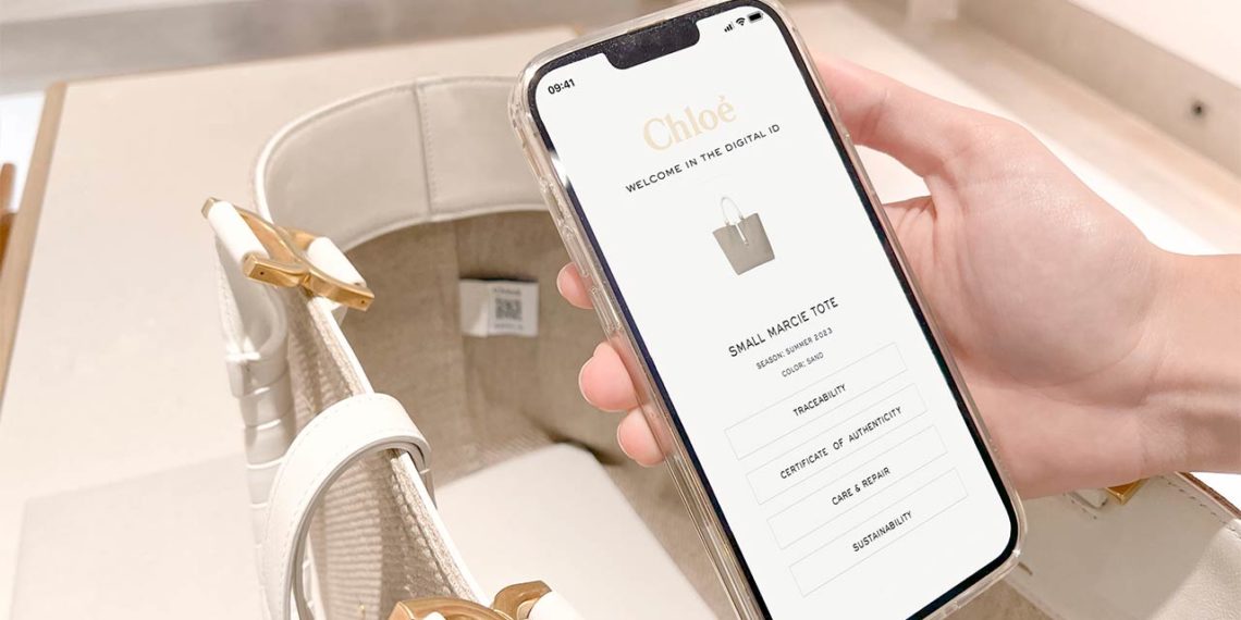 Chloé Vertical digital QRCode