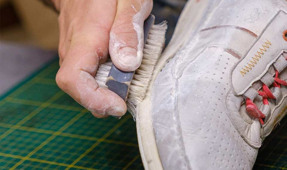 Favoriser la réparation des objets, notamment des chaussures, tel est le leitmotiv des Journées Nationales de la Réparation.