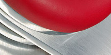 Détail accoudoir tablette métal chromé du fauteuil couteau suisse, Fabrice Hyber.