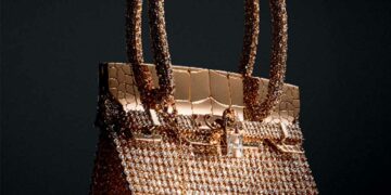 Mini sac Birkin en or rose et diamants, 2012, Hermès.