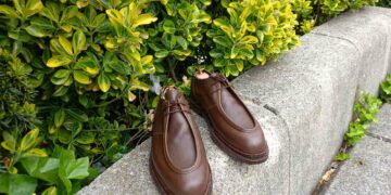 Souliers à plateau pour hommes en veau à tannage végétal sourcé chez Arnal.