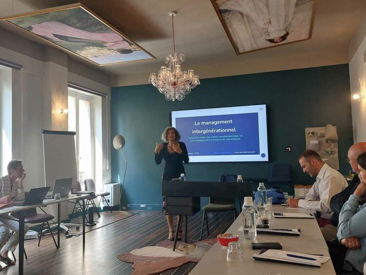 À l’issue de l’Assemblée Générale de la FCJT, Anne Benassouli a animé une réflexion sur l’impact des relations intergénérationnelles en entreprises.