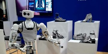 IMKI présente sa prestation d’aide à la création dans la mode sur le salon CES (Consumer Electronics Show) à Las Vegas.