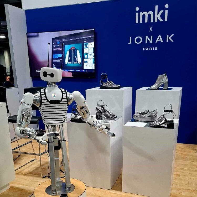 IMKI présente sa prestation d’aide à la création dans la mode sur le salon CES (Consumer Electronics Show) à Las Vegas.