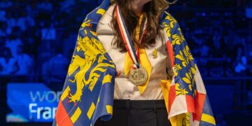 Maude Vienet, région Bourgogne-Franche-Comté, médaille d’Or en maroquinerie des Worldskills 2025