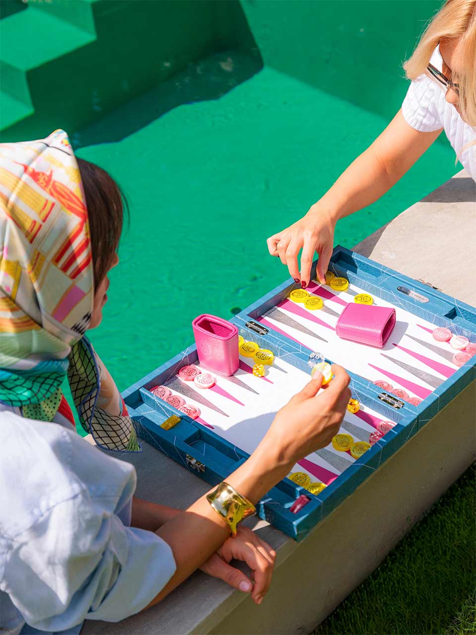 Hector Saxe x Richard Orlinski : une alliance créative aux accents pop en cuir imprimé alligator ou buffle.