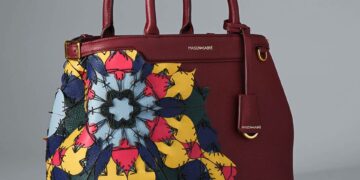 Des étudiants du Paris College of Art ont réinterprété le sac The Palais, inspirés par la Ville Lumière.