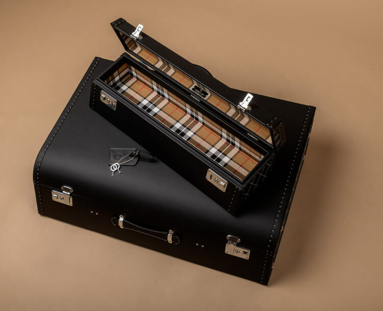 Valise rigide sur mesure pour Ferrari 250 GT Lusso.