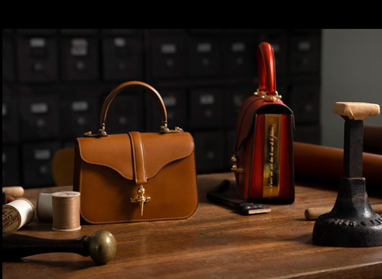 Le luxe s’exprime désormais par la matière et le savoir-faire, plus que par le logo.