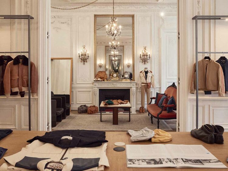 Le showroom de Chapal, rue de Rivoli à Paris, accueille une clientèle adepte des personnalisations et du sur mesure - Photo © E. Fradin.